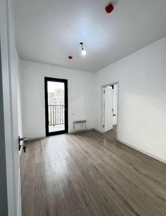 Срочно! Новостройка на Яшнабад -Узбум 1/9/16  общ пл 30м,балкон есть