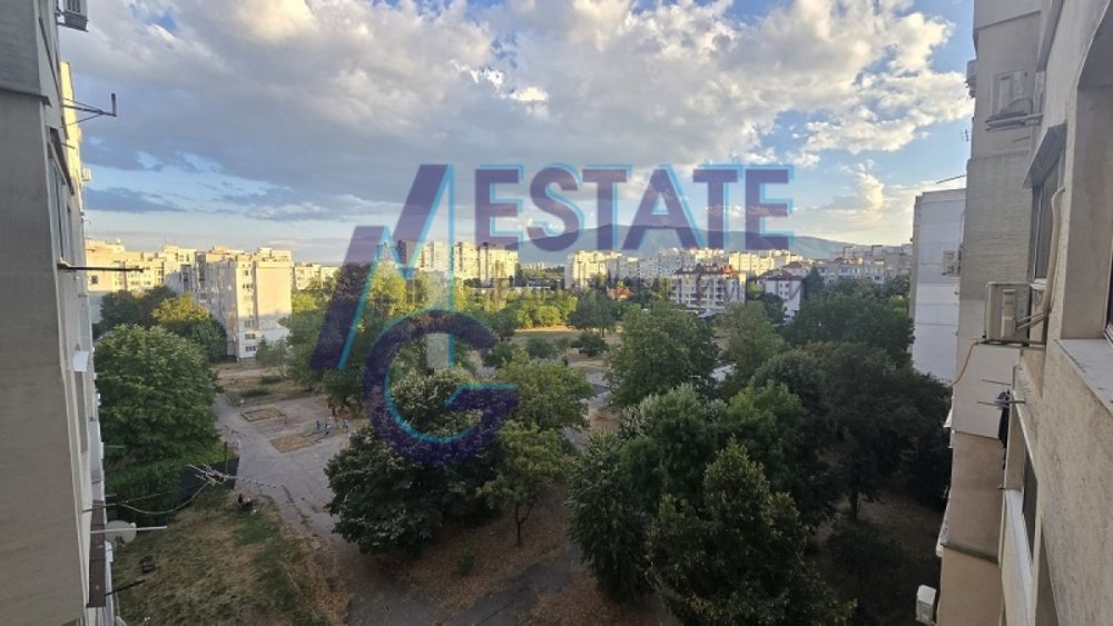 Двустаен, преустроен на тристаен