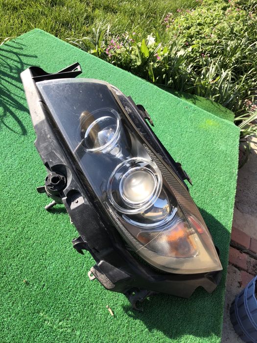 Ксенонов фар bmw e90 e91