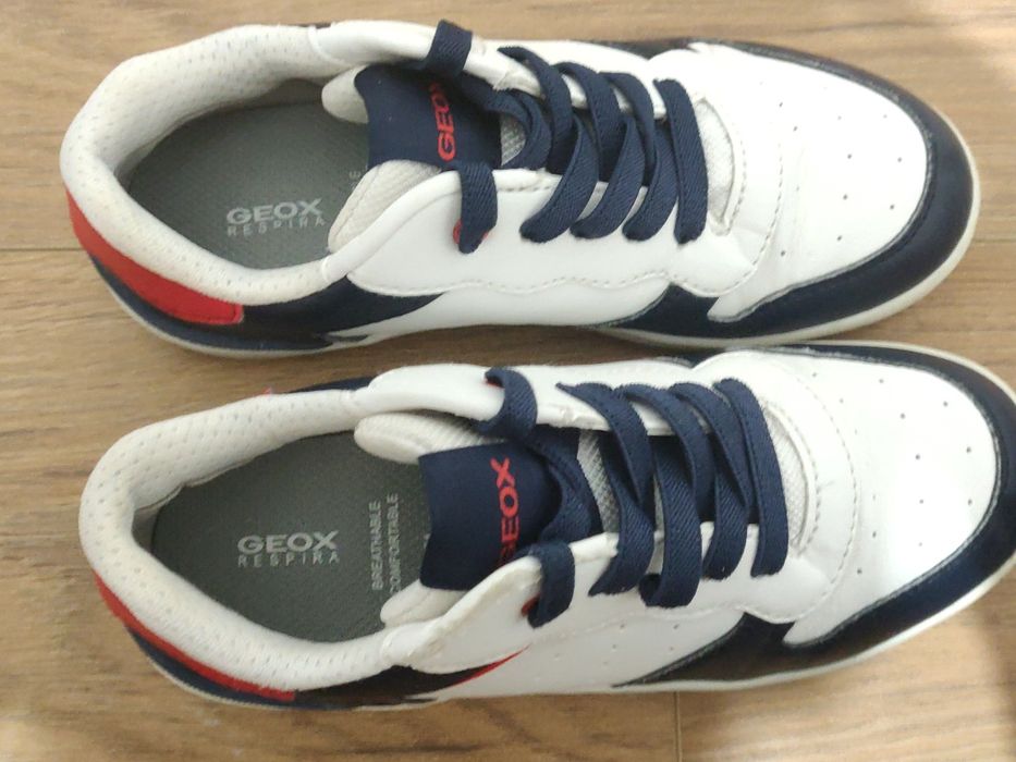 Sneakers Geox Respira - Alb/Bleumarin - Mărimea  34 Foarte Întreținuți