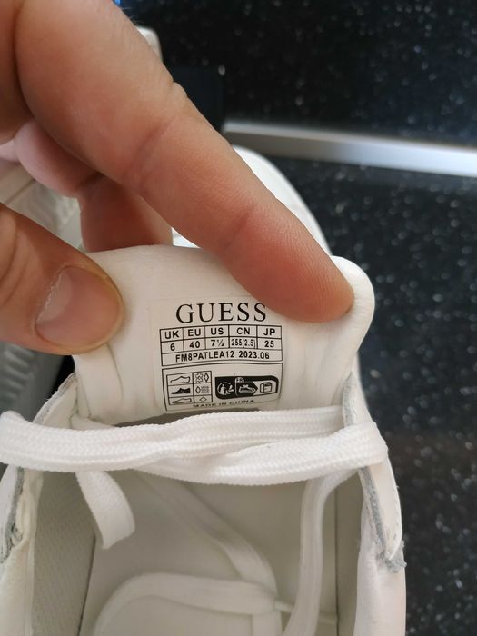 Оригинални кецове Guess