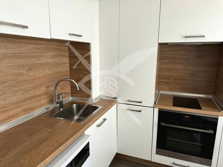 Продава се Тристаен апартамент в София, Център - 76 кв.м за 5264 €/кв.м - Снимка #2