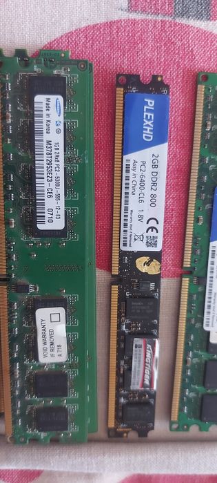 Память DDR2 разные.