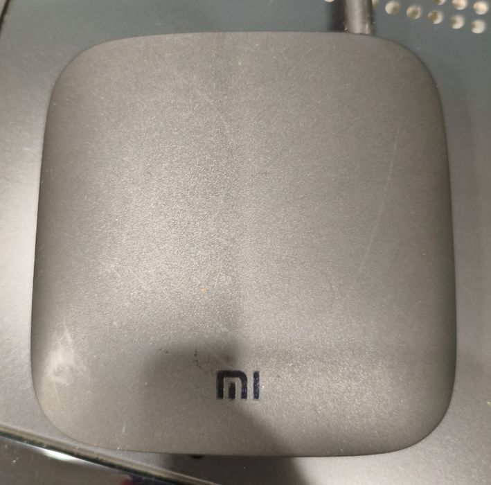 Продам приставку Xiaomi Mi BOX