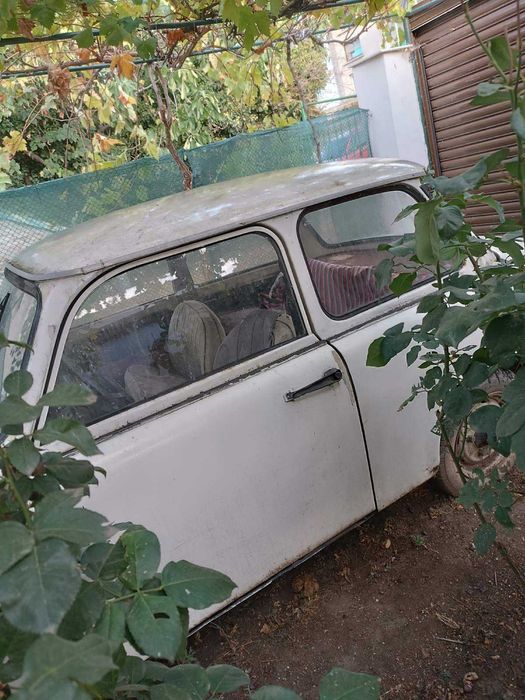 Продавам Трабант 601