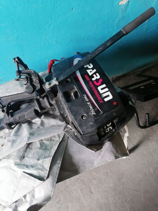 Продам лодку с мотором