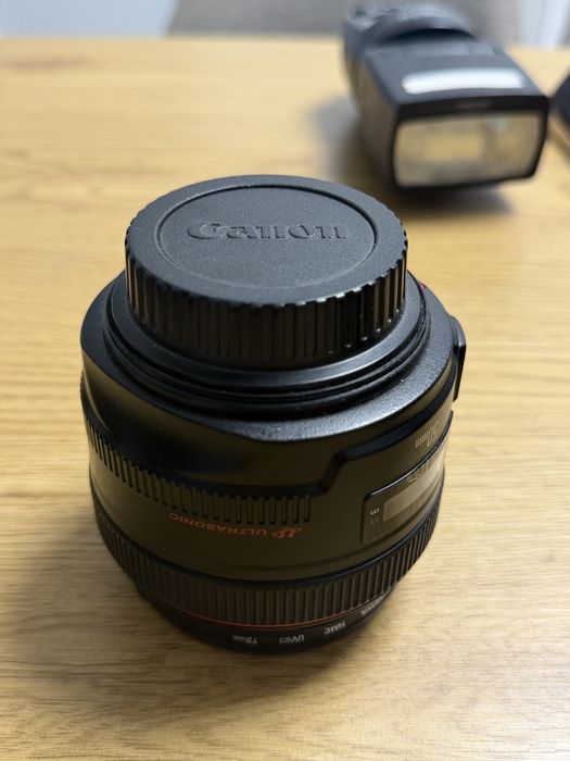 Canon EOS 5D Mark IV + obiective L + blitz – Kit profesional