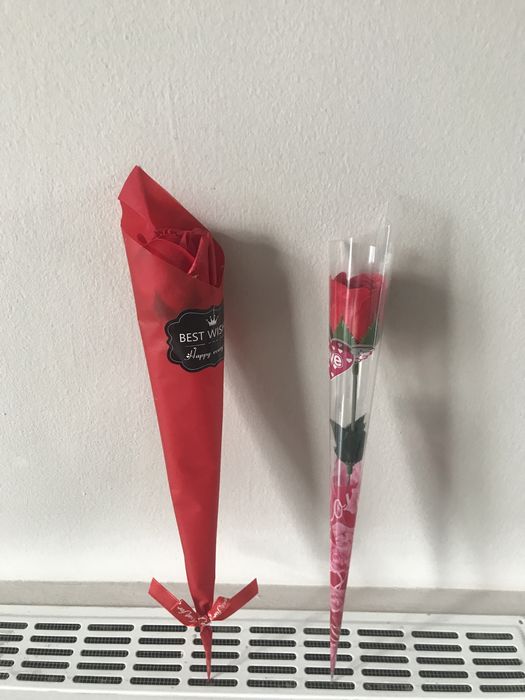 Розы из мыла в подарочной упаковке