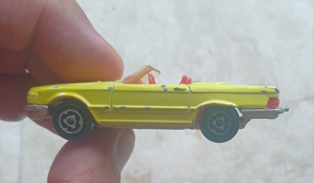 Това е винтидж модел на Majorette Mercedes 350 SL, произведен във Франция. 
Модел: Mercedes-Benz 350 SL (R107).

Производител: Majorette.

Мащаб: 1/60