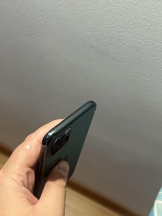 Vand iPhone 11 Pro fara face id,baterie 100%,capac fisurat,Lipsa lentila camera