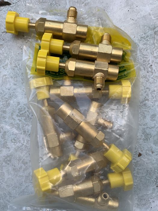 Robinet reductie cupla pentru butelie freon r600 cu iesire de 1/4 nou