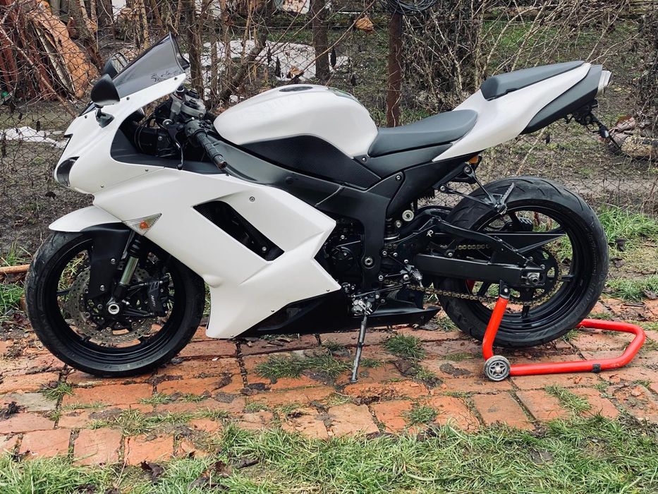 Vând Kawasaki ZX6R