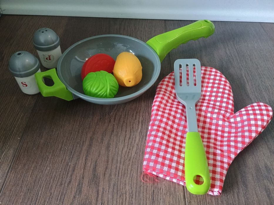 Детско барбекю с допълнителен комплекти за готвене