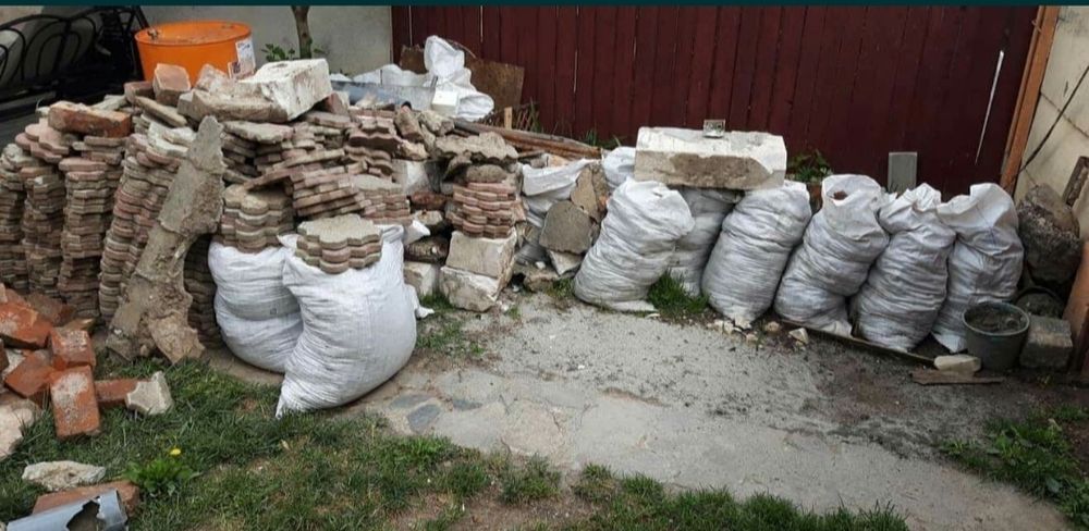 Transport moloz gunoi debarasări moloz mobilă curățenie apartamente