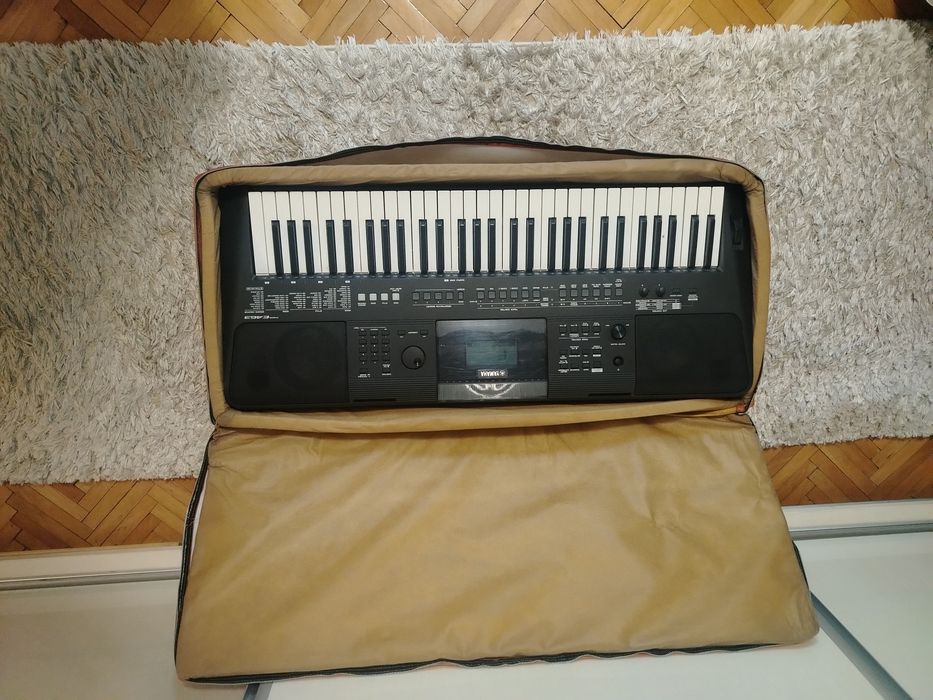 Orgă Yamaha Psr E463 + husa piele și STATIV