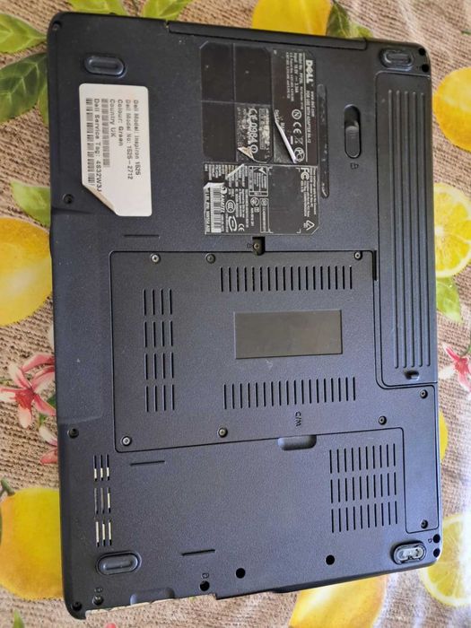 Продавам лаптоп DEEL 15 инча