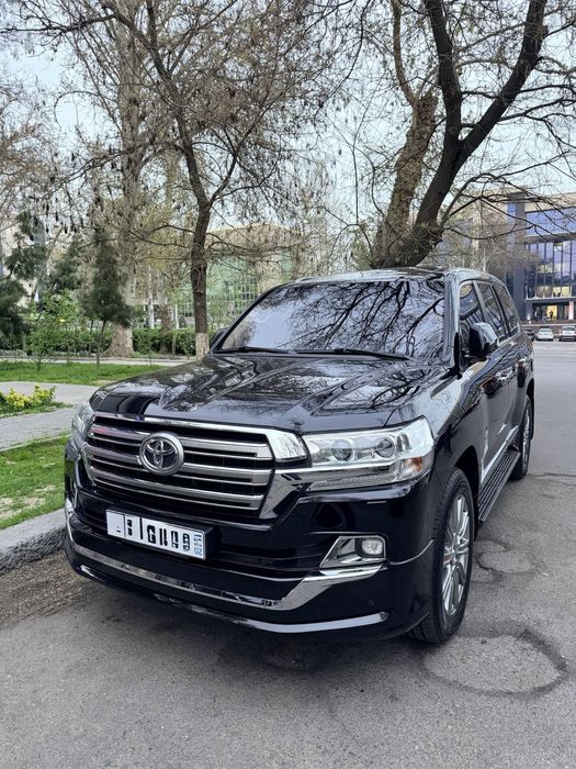 Toyota Land Cruiser 200