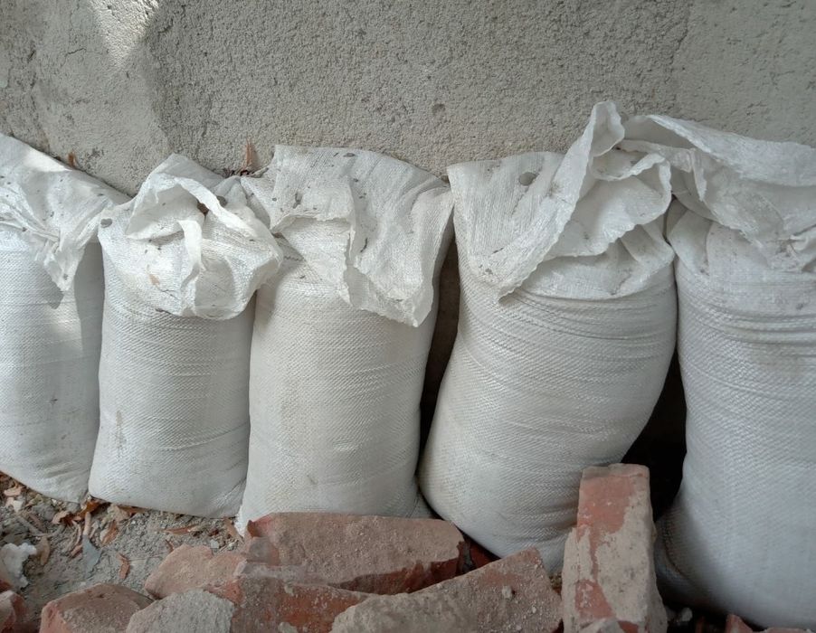 Vând nisip gata pus in sac.