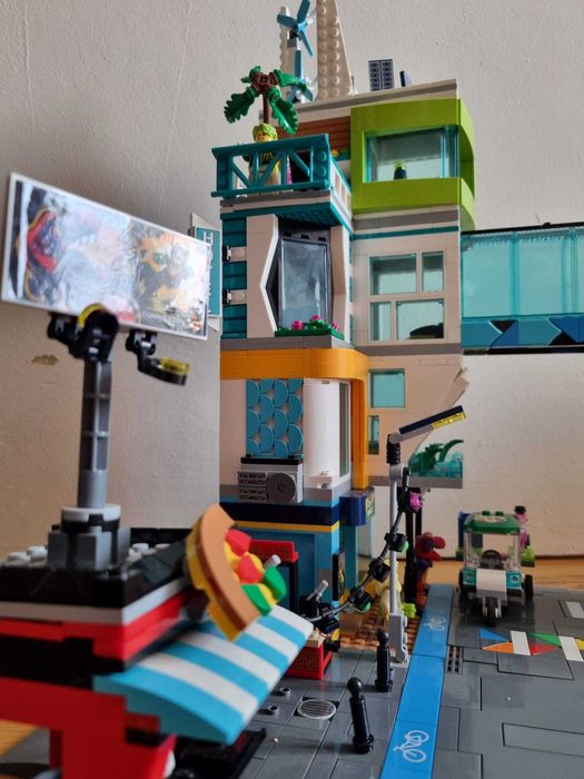LEGO CITY, City Center, 60380