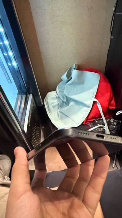 Iphone 16 black 128 gb в идеале