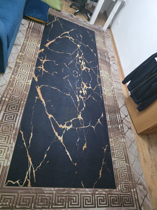 Продам 2 одиноковый ковёр,