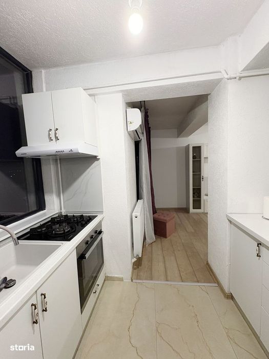 Apartament modern de 3 camere cu balcon și priveliște către munti