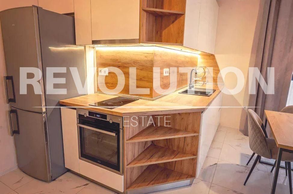 Дава се под наем Двустаен апартамент в Варна, Левски - 60 кв.м за 598.23 € - Снимка #1