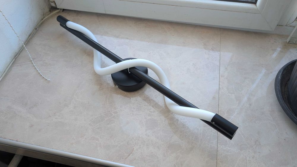 Лампа за таван/ стена