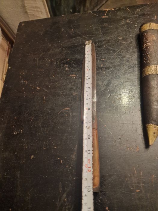 Продавам буйновски нож