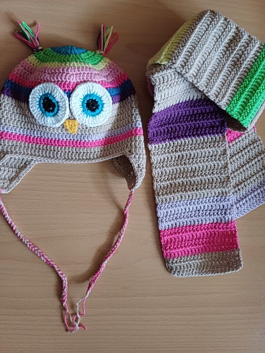 Плетени детски шапки и шалчета