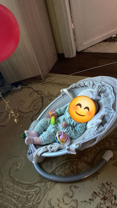 Продам люльку-качелю музыкальную
