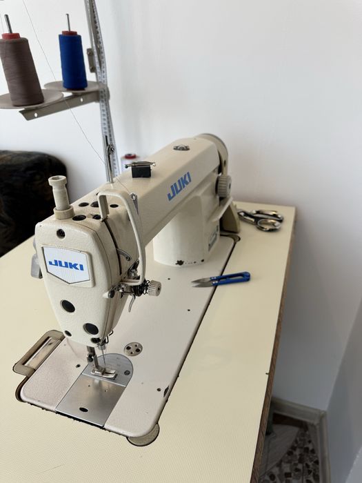 Masina de cusut industriala Juki 8300N