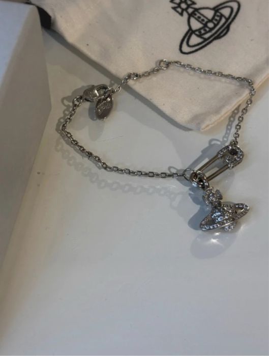 bratara viviene westwood