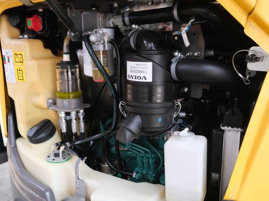 Гусеничные мини экскаватор Volvo ECR 25 D