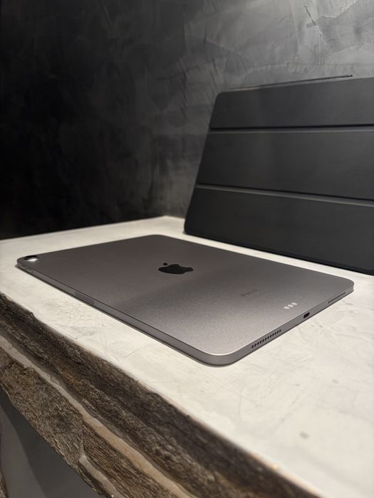 КАТО ЧИСТО НОВ Ipad Air M2 11” (2024) 128GB + Калъф