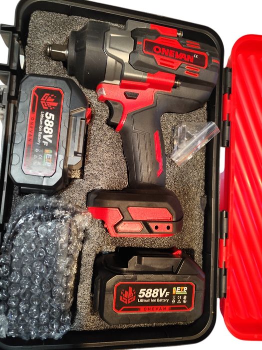 Акумулаторни ударни гайковерти