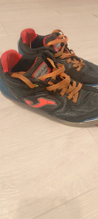 Продам футзалки 35 размер