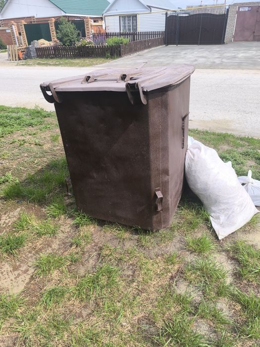 Продам контейнер для мусора