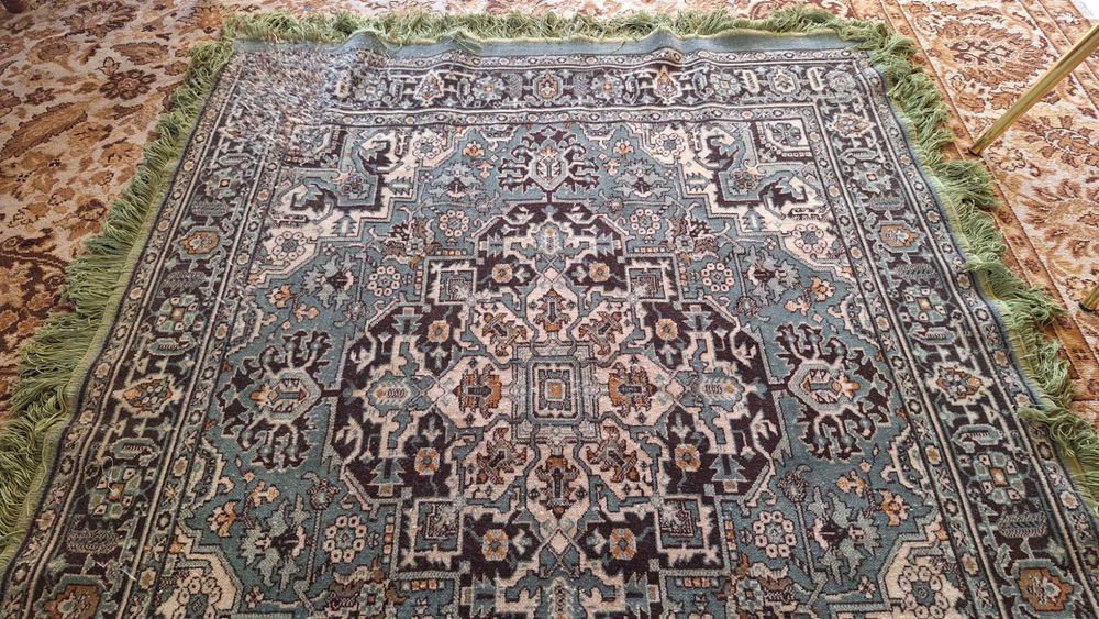 Елегантен дизайнерски килим 166x133 см – класически орнамент в модерна интерпретация