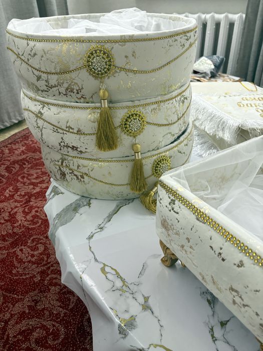 Продам набор коржына Red