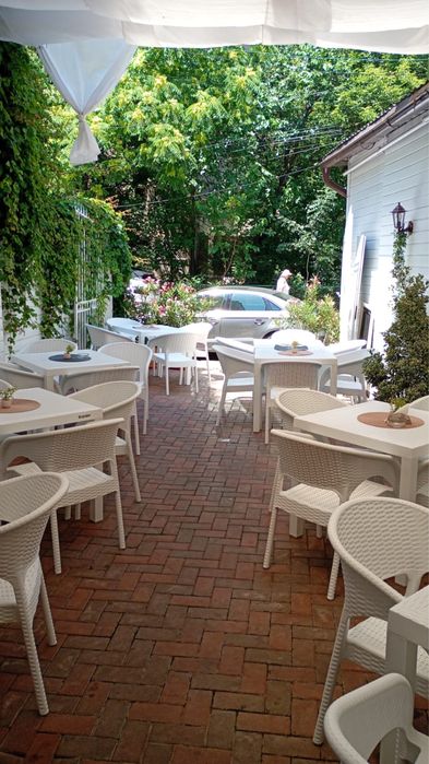 Cedez Afacere Restaurant