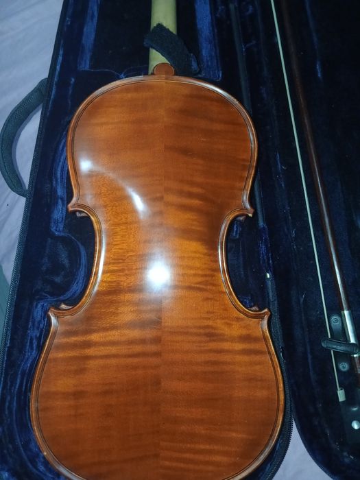 Vioara gliga realizata manual de lutier