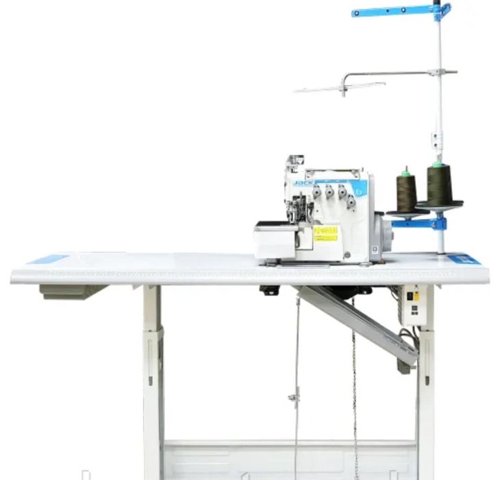 Новый оверлок Jakc e3 5-ти нитка