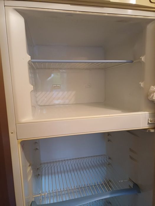 Frigider Indesit!