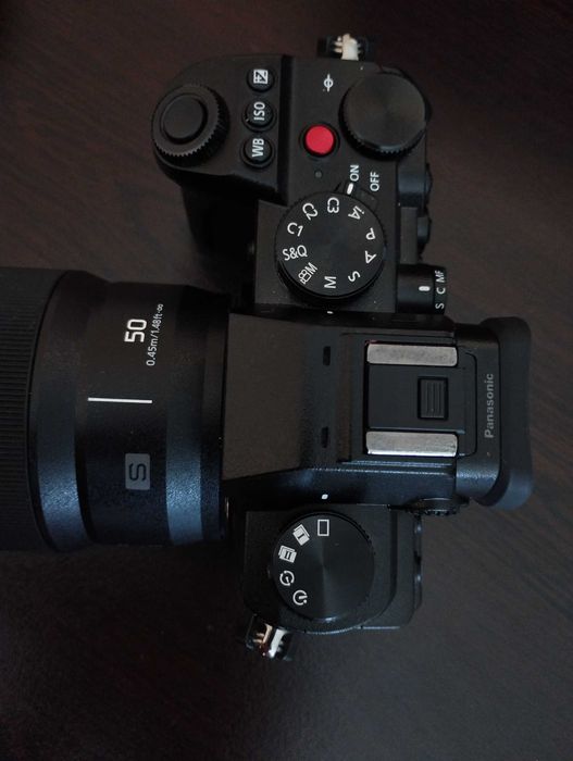 Фотоапарат Panasonic Lumix S5  и обектив Lumix S 50mm f/1.8