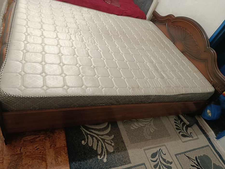 Двухспальная кроват