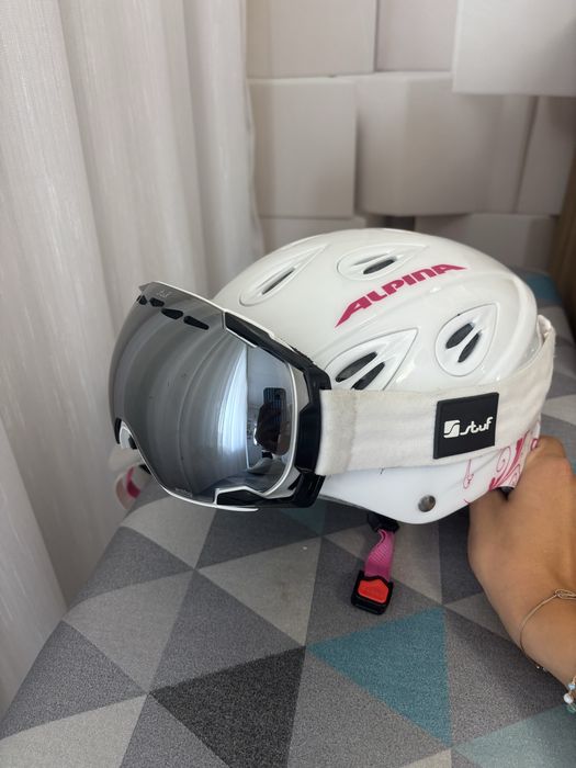 Ски каска Alpina Grap Junior 54–57 см + очила STUF