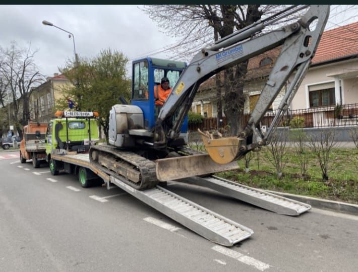 Ofer setvici cu stivuitor si rampe de desc si incarcat utileje