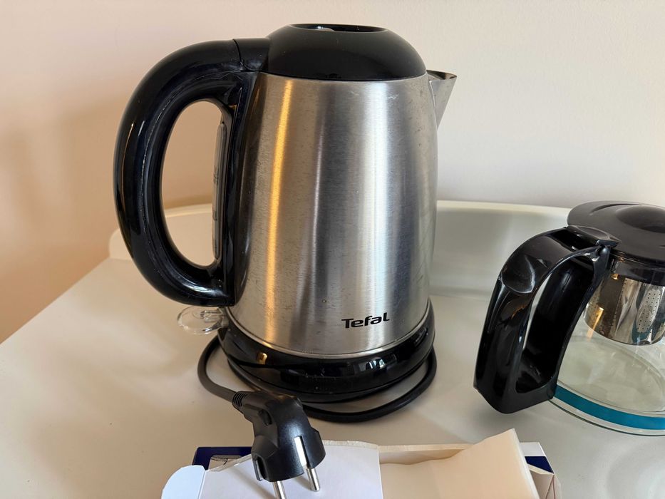 Комплект за чай – кана 1.7 л, 3 канички, 90 филтъра