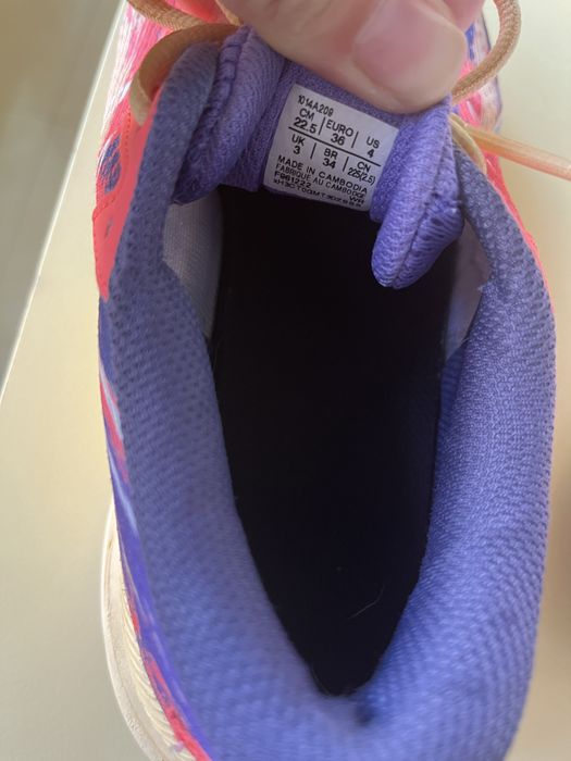 Asics маратонки 35н